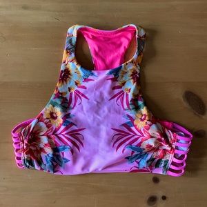 I’m selling a hollister bikini top. Wore it once at a swim party